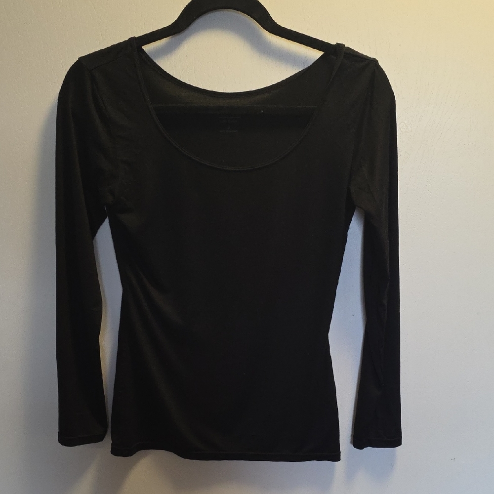 Uniqlo Black 3/4 Sleeve Fitted Bodysuit
